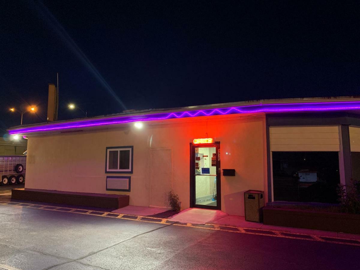 Western Holiday Motel Wichita Exteriér fotografie